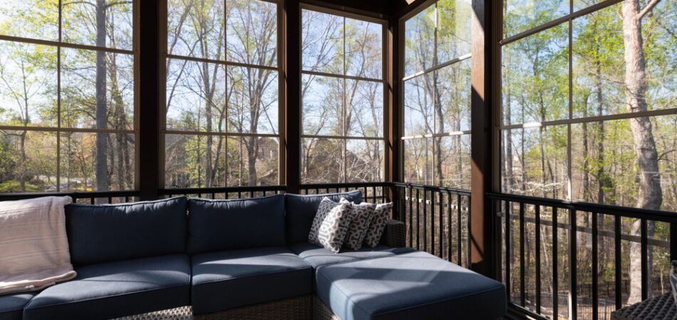 Contemporary,screened,porch,in,springtime,,full,of,blooms,trees,in